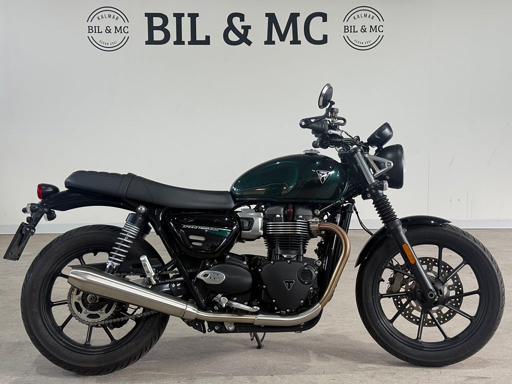Triumph Speed Twin 900 Nyskick låga mil 0kr insats räntekampanj 3,45