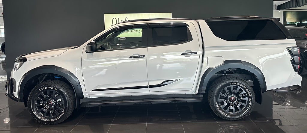 Isuzu D-Max XRX Crew Cab 2.2 4WD Nya motorn & vxl låda - bild 2
