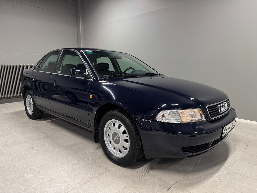 Audi A4 Sedan 2.4 V6 165hk Ambiente 1-Ägare