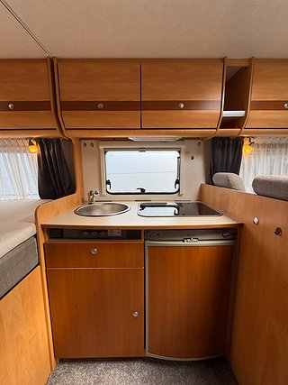Husbil-halvintegrerad Sunlight T63 7 av 20