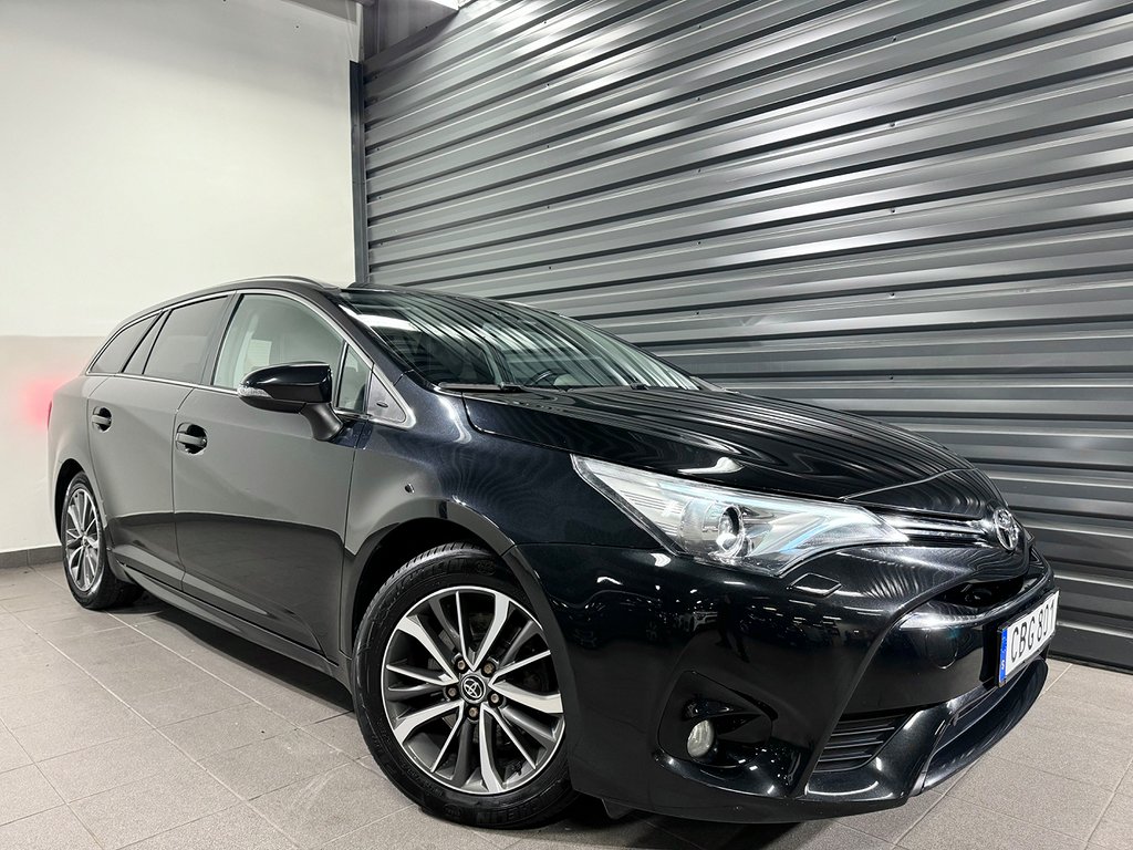 Toyota Avensis 2.0 D-4D Active Plus Navi/Drag/Kamera/Värmare