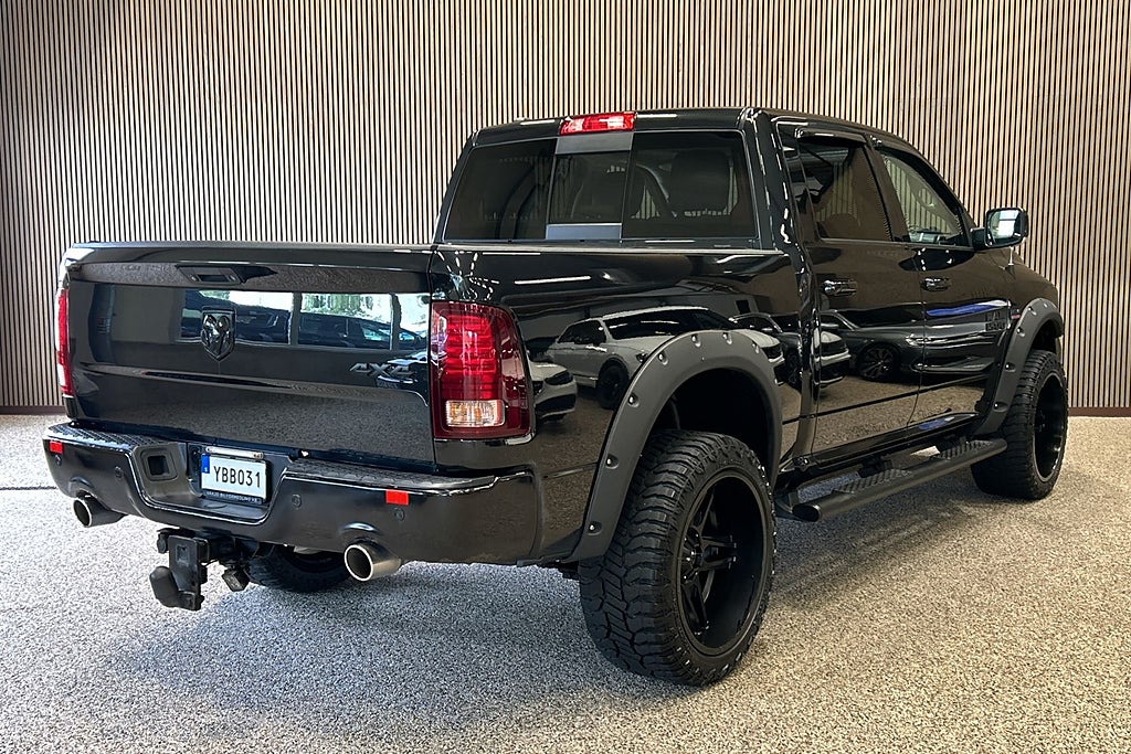 RAM 1500 Crew Cab 5.7 V8 HEMI 4x4 Sport luftfjädring