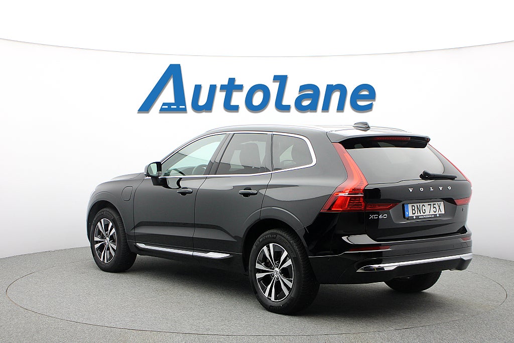 Volvo XC60 Recharge T6 AWD Core Edition Pano,Drag,360°,Värmare,GPS