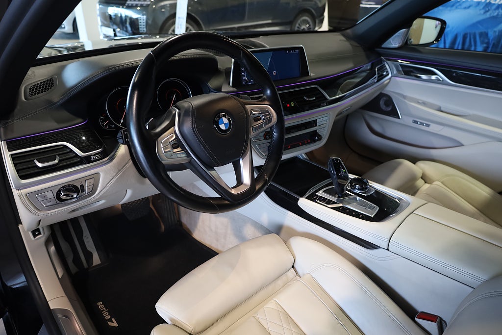 BMW 740 Le xDrive M Sport B&W Pano 360 Navi HuD Softclose Laser 2017