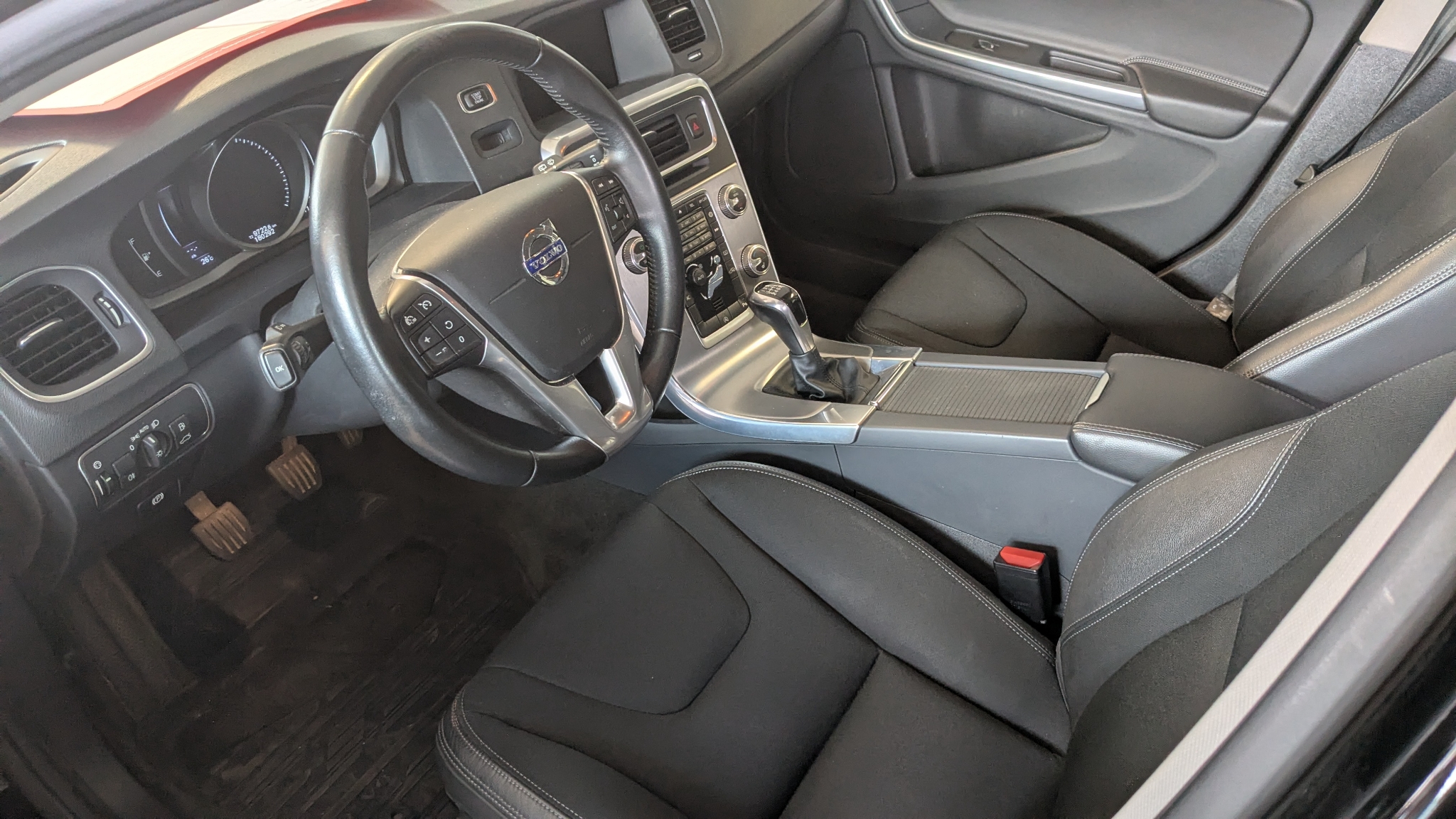Volvo V60 D3 Momentum Euro 6 2016, bild 2/29