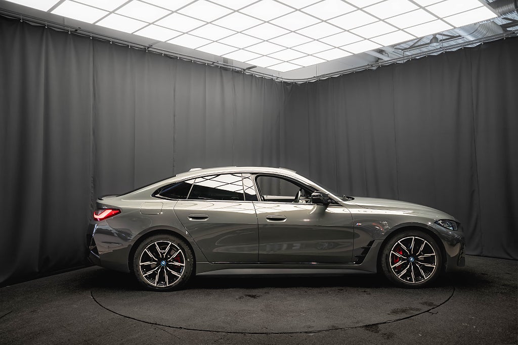 BMW i4 M50 xDrive PRO M STOLAR PANO H/K KOLFIBER ELSTOL