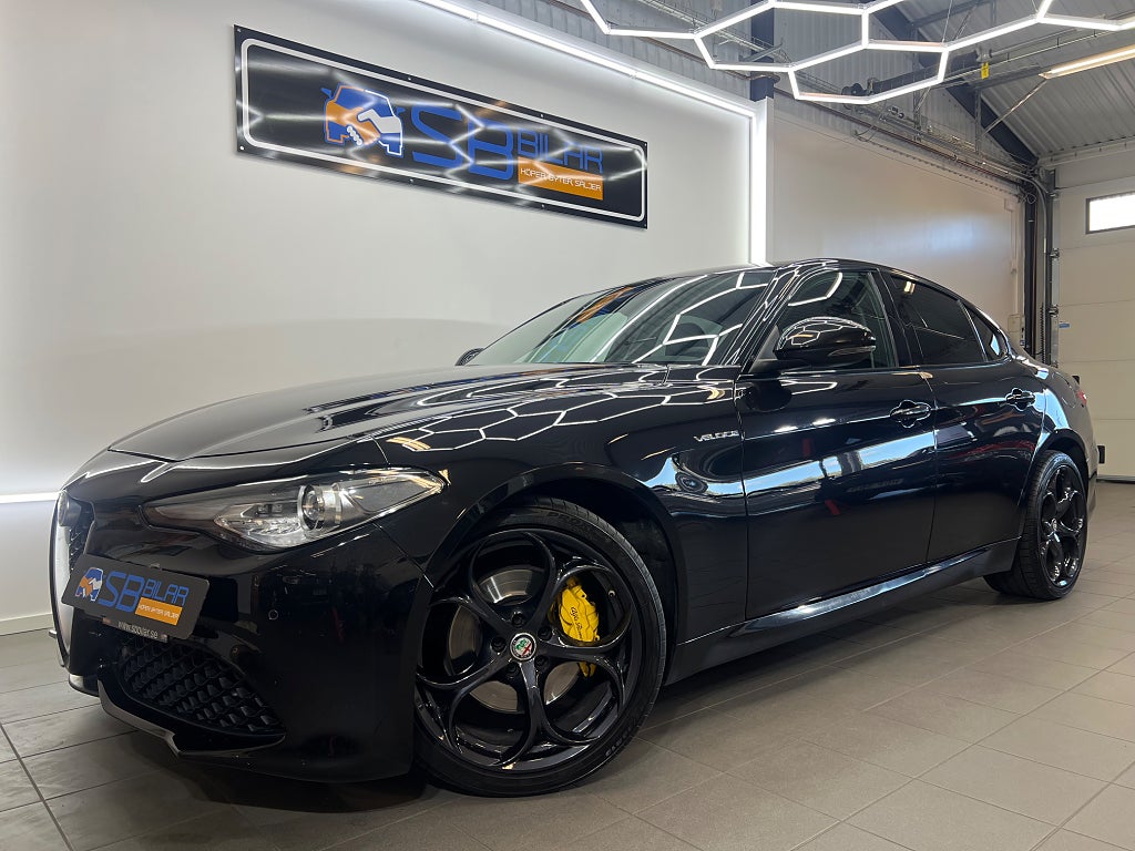 Alfa Romeo Giulia 2.2 JTD 16V Q4 Automatisk, 210hk Veloce Blis B-kam HK