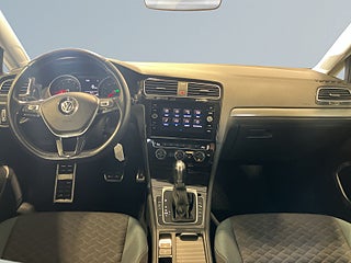 Volkswagen Golf 5-dörrar 1.0 TSI OPF Base Drag Kamera Psens S&V-hjul – bild 8