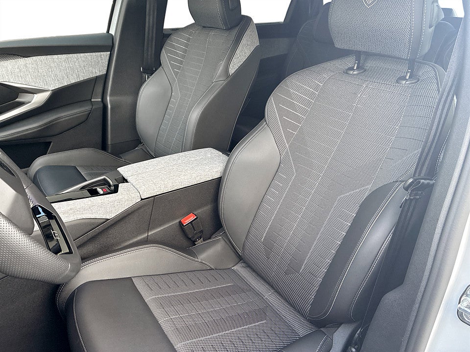 Bild på Peugeot 5008 GT Hybrid 145hk Aut 7-SITS B-KAMERA CARPLAY