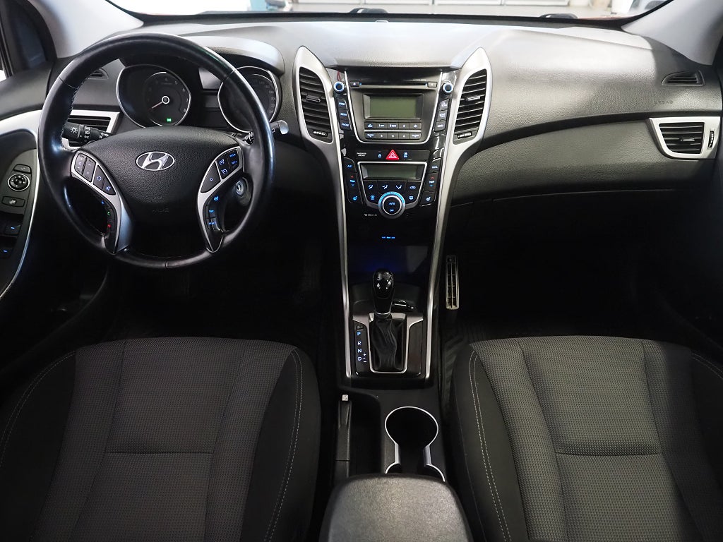 Hyundai i30 Kombi 1.6 GDI 135hk Aut Business Dragkrok Motorvärmare 2014