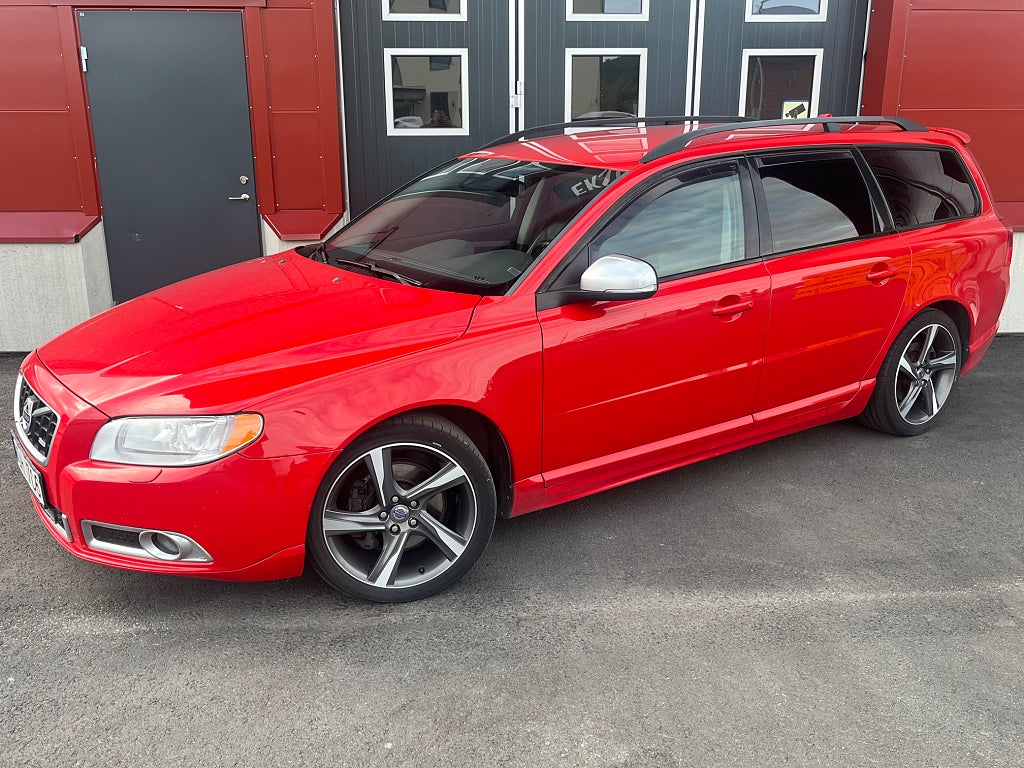Volvo V70 D4 AWD Geartronic R-Design Skinn Drag Värmare