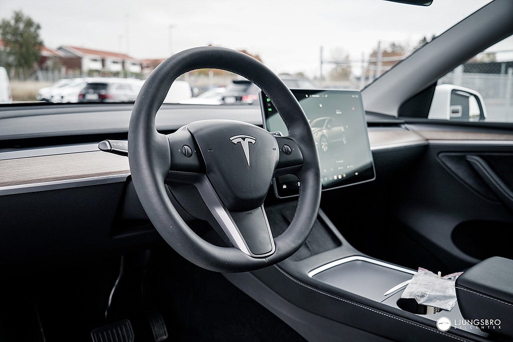 Tesla Model Y 2024 - miniatyr 6