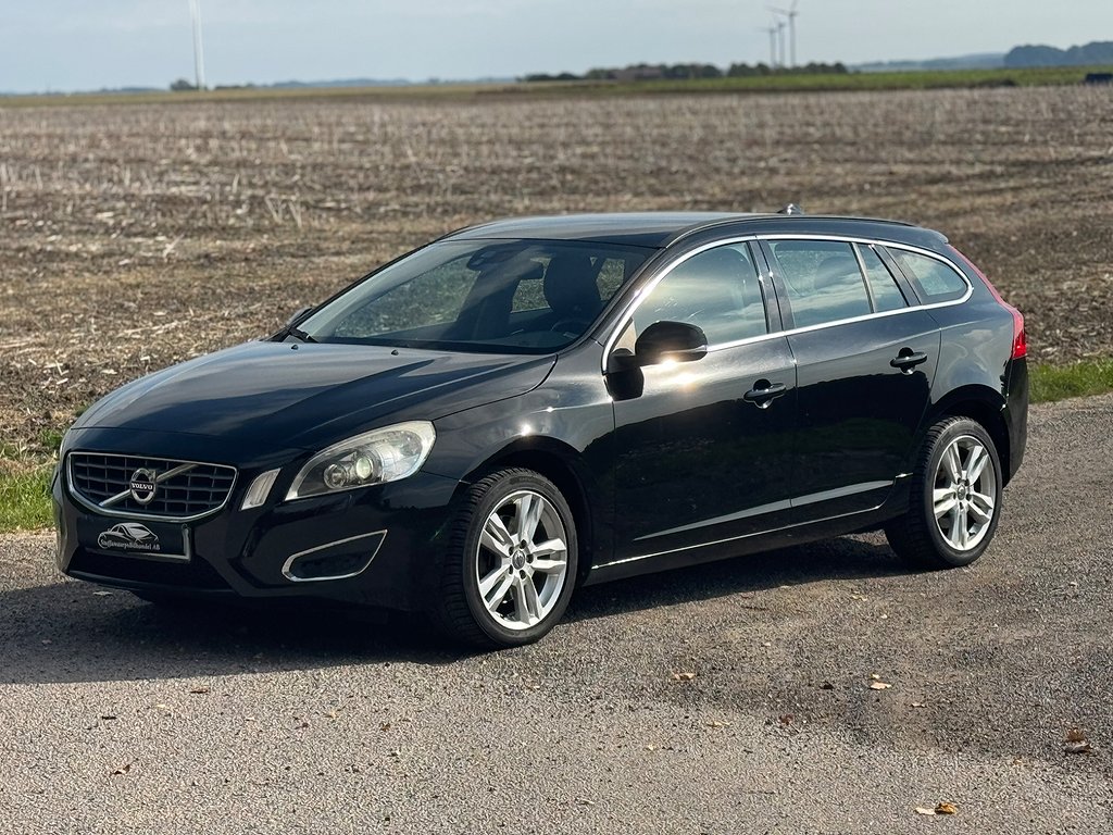 Volvo V60 T3 Momentum | DRAG | NYBES | FULLSERVAD 