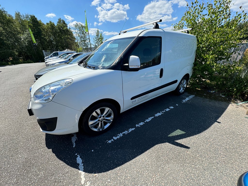 Opel Combo 1,3 CDTI 95 Hk, F-hållare, Drag, Backsensor, mm.