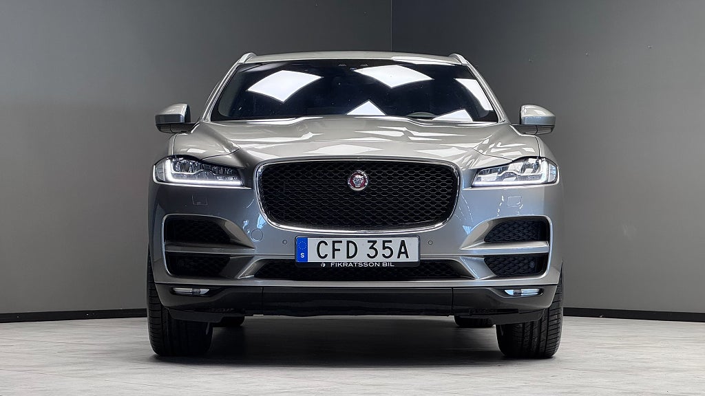 Jaguar F-PACE 2018 - miniatyr 20