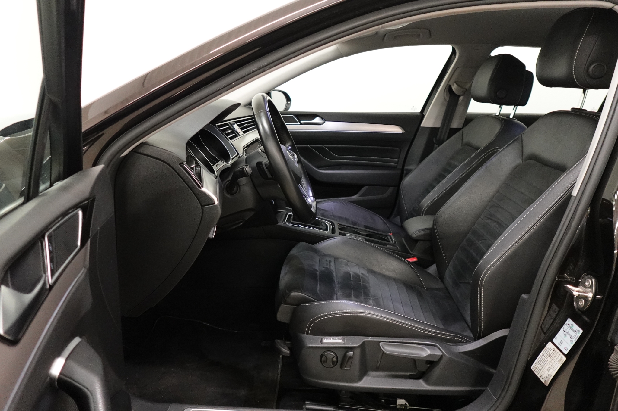 Volkswagen Passat 2020, bild 6/45