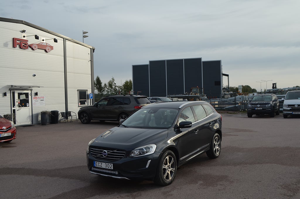 Volvo XC60 D4 AWD Summum 181 hk Backkamera Navi Drag Nybesiktigad