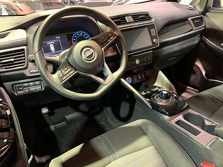 Halvkombi Nissan Leaf 8 av 16