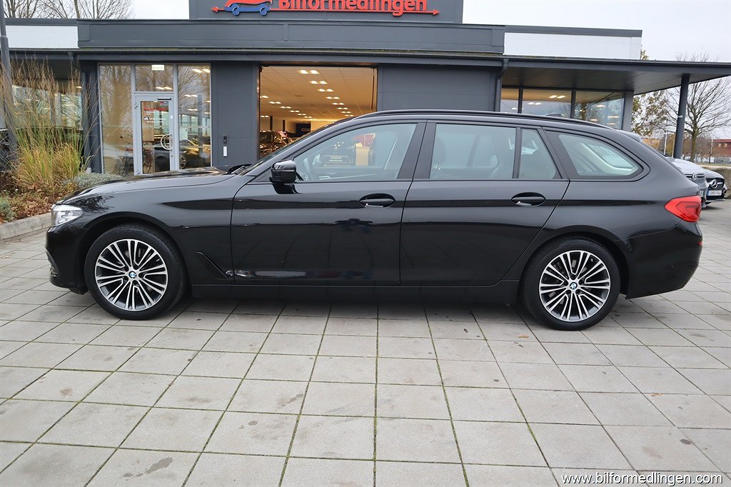 BMW 520 d xDrive Touring 190hk Sport Llne Aut Momsbil Drag Svensksåld