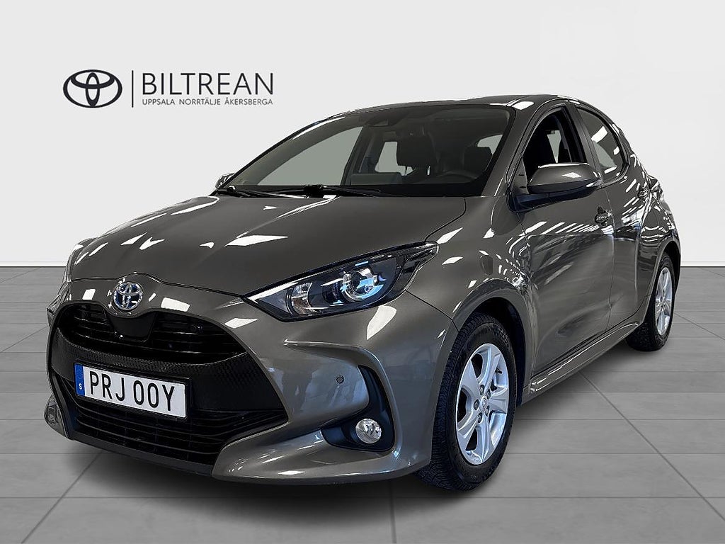 Toyota Yaris 1,5 Hybrid Active Komfortpaket P-sensorer V-hjul Ingår!