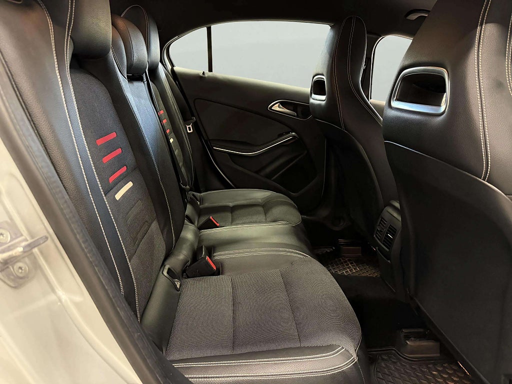 Mercedes-Benz A 180 7G-DCT Style Automat AMG-Line Vinterhjul Hemleverans - miniatyr 17