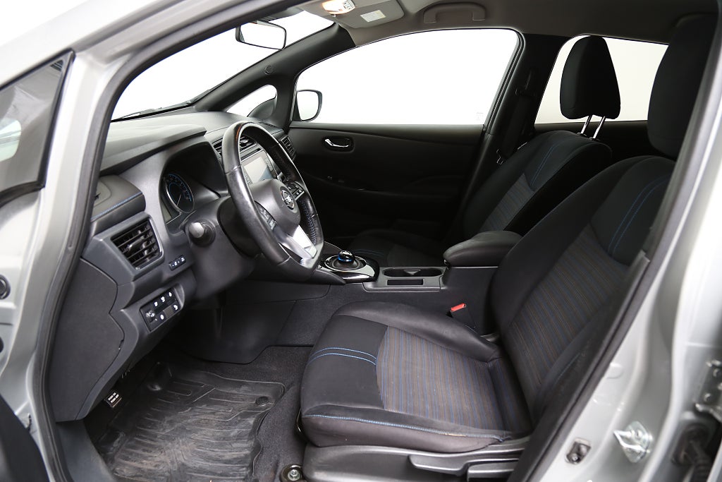 Nissan Leaf 40 kWh N-Connecta 360° I Navi I Motorvärmare