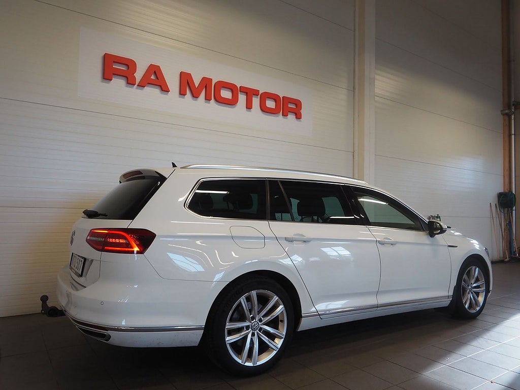 Volkswagen Passat SC 2.0 TDI 4Motion 240hk GTS Drag Kamera D-Värmare 2016