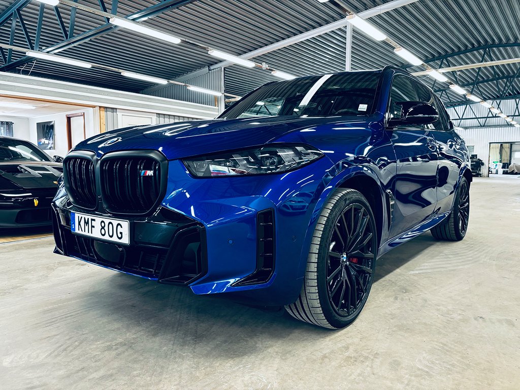 BMW X5 M60i xDrive 530HK M-Sport Moms