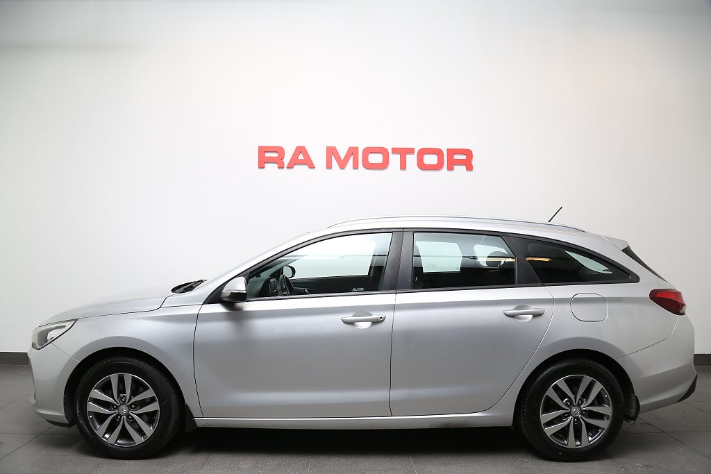 Hyundai i30 1,6 CRDi 110hk Comfort Eco Kombi 1ägare Motorv Drag 2018