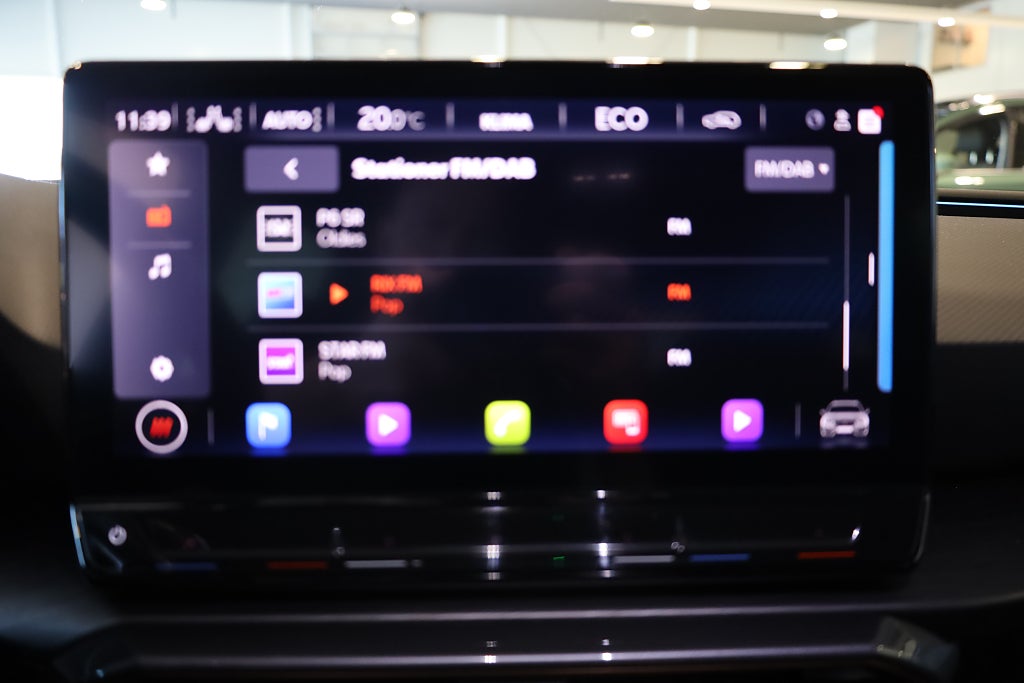 Cupra Leon Sportstourer e-Hybrid Drag Navi Kamera Cockpit CarPlay 2024