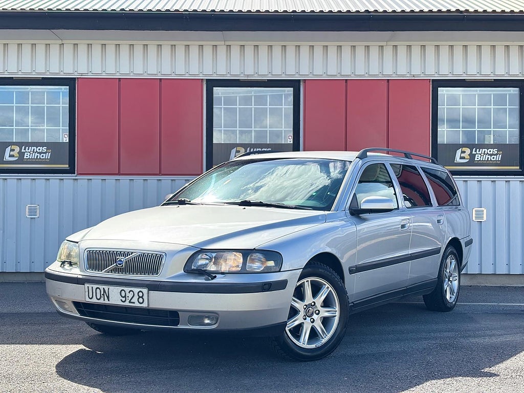 Volvo V70 2.5T Business Euro 4/Ny Besiktad/Dragkrok