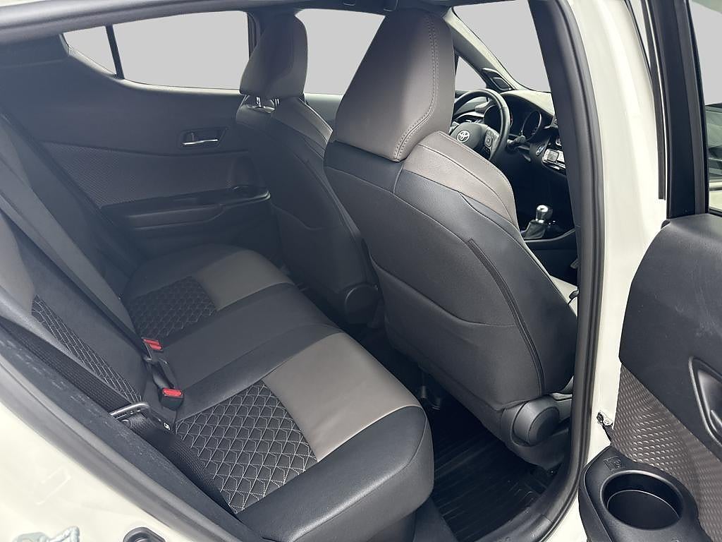 Toyota C-HR 2021 - miniatyr 8