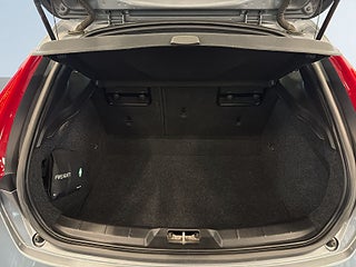 Volvo V40 D3 Geartronic R-Design VOC/S&V-Hjul/Dvärm/Navigation/BT – bild 12