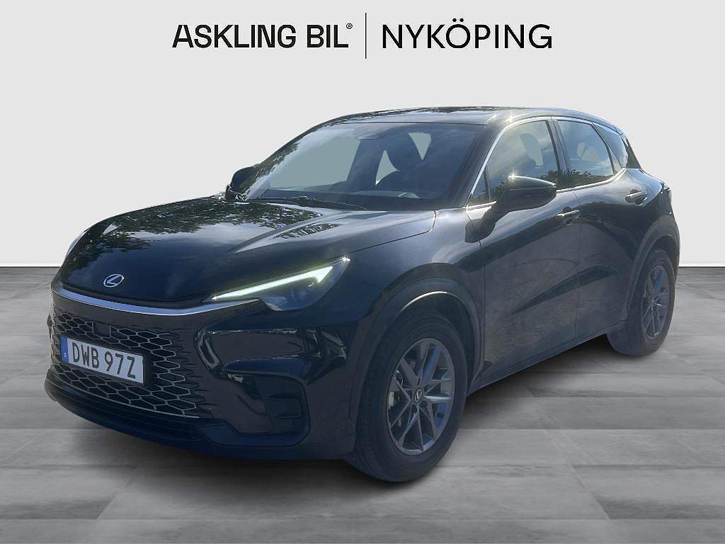 Lexus LBX 1.5 E-CVT, 136 hk. Vinterhjul ingår