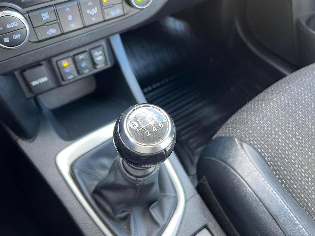 Toyota Auris 2013 - miniatyr 13