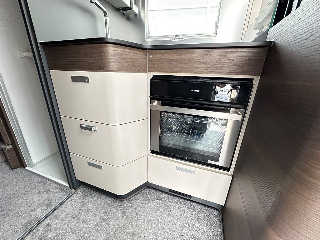 Adria 670SL MB Coral Supreme  9G-Tronic Automat 170Hk 275 Mil thumbnail