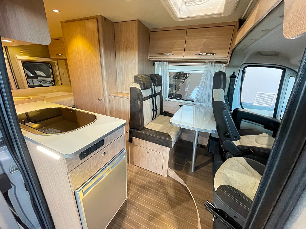 Roadcar 600 / B-körkort / Under 6m / Cykelställ /   - Roadcar