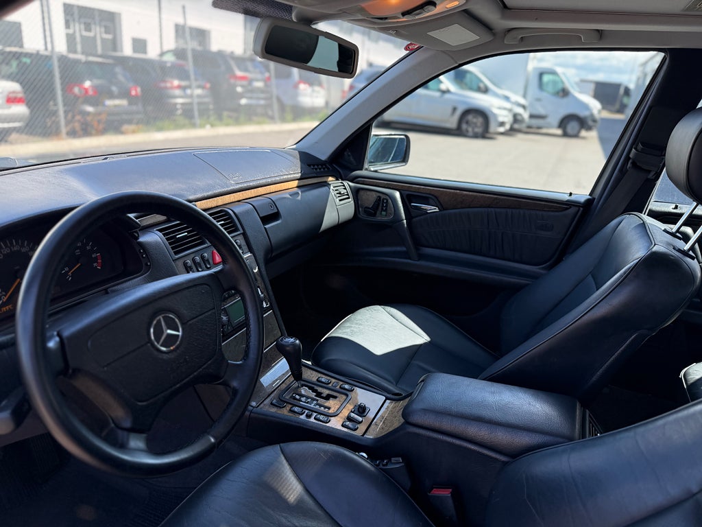 Mercedes-Benz E 430 Automatisk, 5-trinn, 279hk, 1999