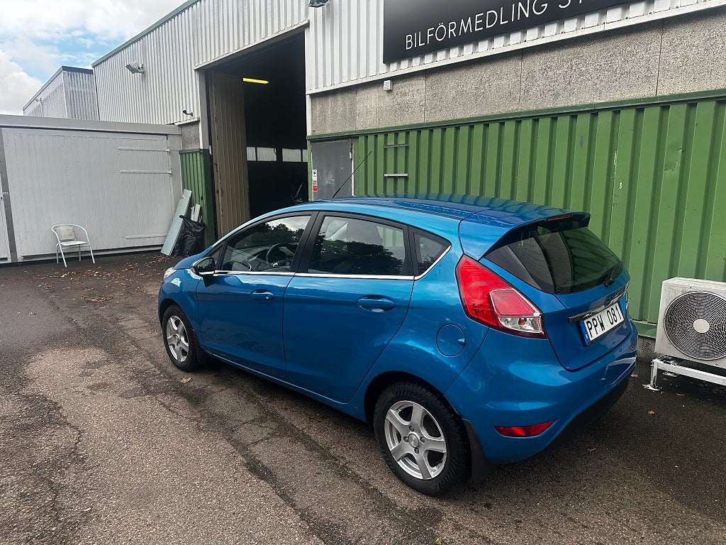 Ford Fiesta 5-dörrar 1.25 Titanium 12 MÅNADERS GARANTI
