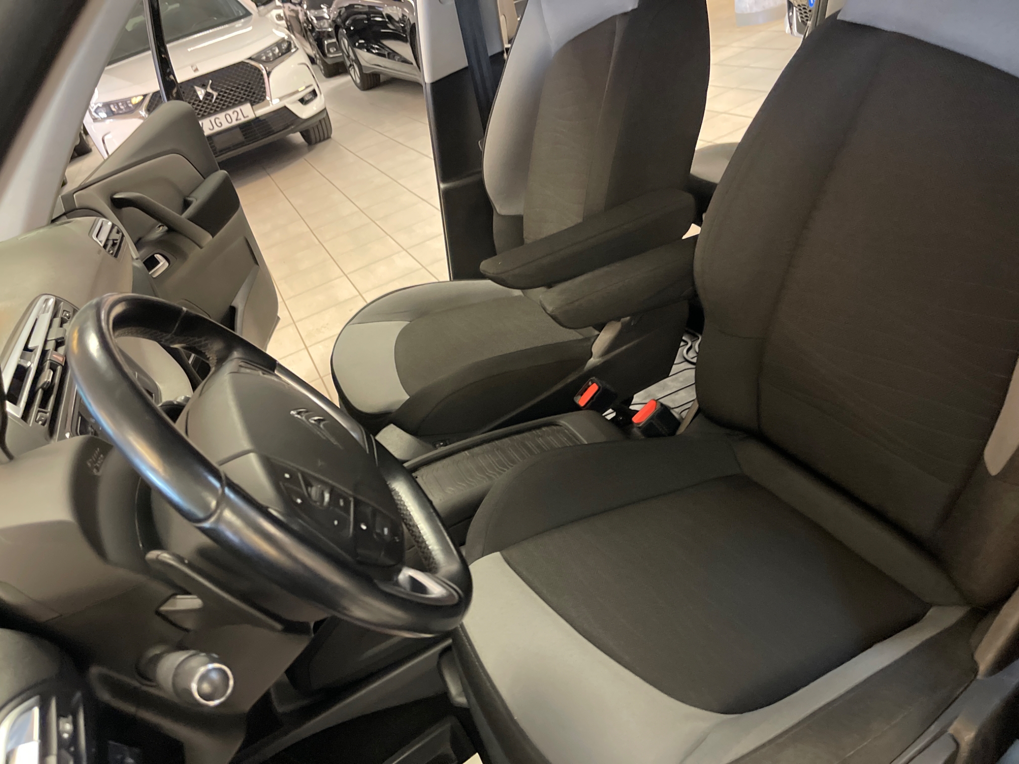 Citroen Grand C4 Picasso 2016, bild 6/39
