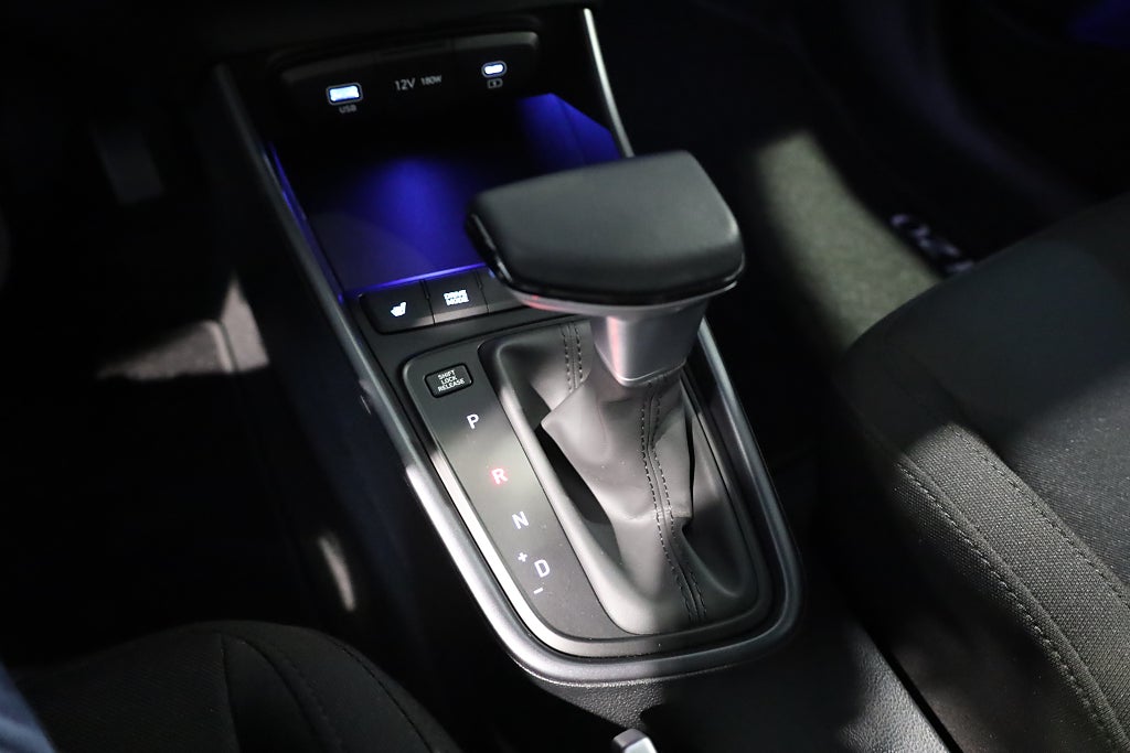 Hyundai i20 1.0 T-GDI AUT Advanced Kamera CarPlay Rattvärme Leasbar