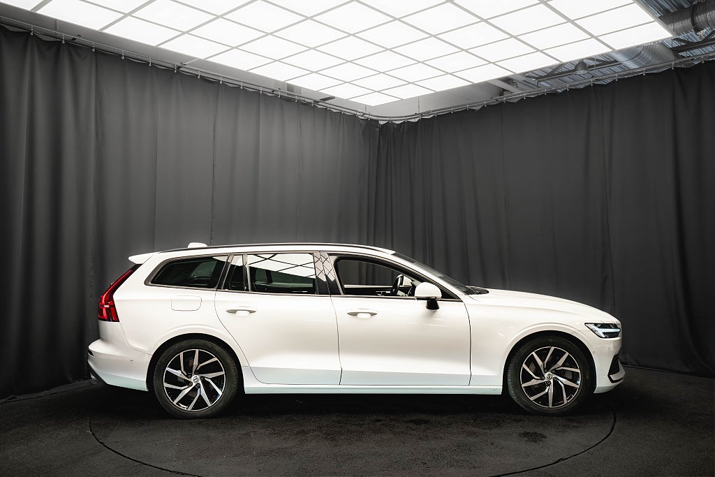Volvo V60 Recharge T6 AWD LÄDER DRAG 360° B-VÄRMARE BLIS 340hk