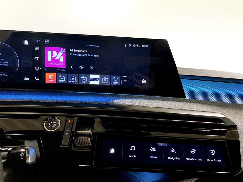 Bild på Peugeot E-3008  GT Ultimate Aut 360-KAMERA PANO DRAG 214hk