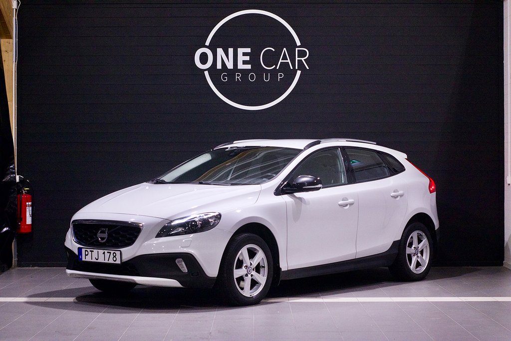 Volvo V40 Cross Country D2 Momentum Drag M-Värm NyKamrem VoC