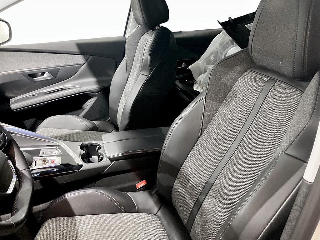 Bild på Peugeot 3008 Allure PHEV 225hk Aut - CARPLAY, MOTORVÄRMARE