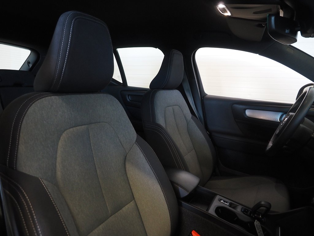 Volvo XC40 Recharge T4 211hk DCT Momentum | Drag | Keyless | 2022