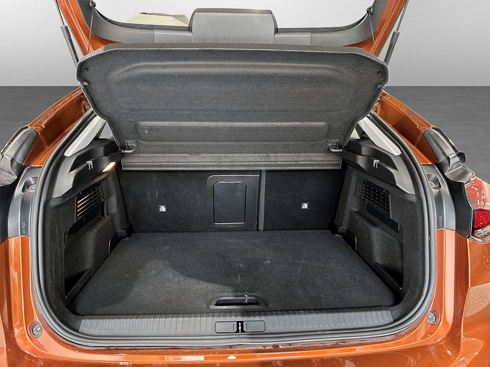 Bild på Citroën e-C4 Shine 50kWh 136hk Aut B-KAMERA CARPLAY