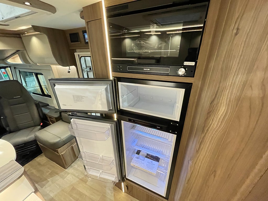 Kabe TMRI 830 LGB Imperial /Drag/Cinderella/Bakhjulsdriven 190hk - Kabe