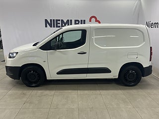 Toyota ProAce City 1.5D Skåpbil/SoV-däck/MoK-värm/Psens/MOMS