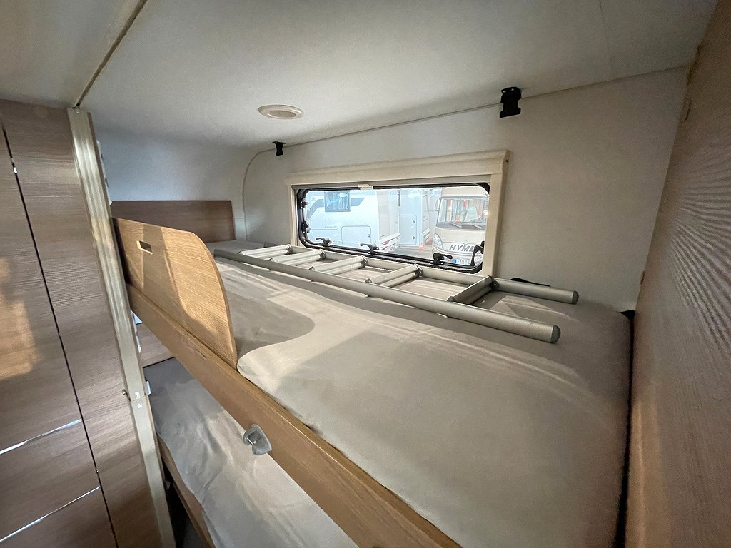 Adria Adora 573 PT / ALDE / Förtält / Solcell / Markis/3-vån - Adria